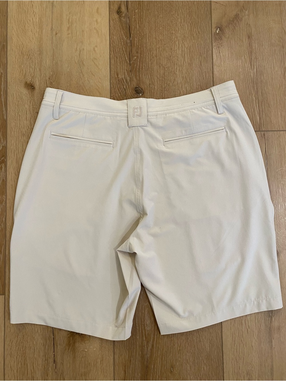 FootJoy Golf Shorts Beige Performance Stretch Preppy Athletic Country Club 34 - Picture 2 of 6